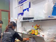 自助取餐区-官塘鱻鱻鱼生