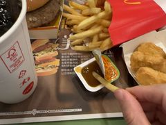 -麦当劳(上海虹桥站30B检票口楼上)