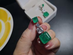 -北京七彩云南翡翠珠宝旗舰店(月坛店)