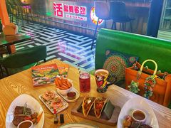 -Famous肥猫墨西哥音乐餐吧(五棵松华熙LIVE店)