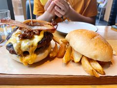 经典大汉堡-The Diner X餐厅(青岛万象城店)