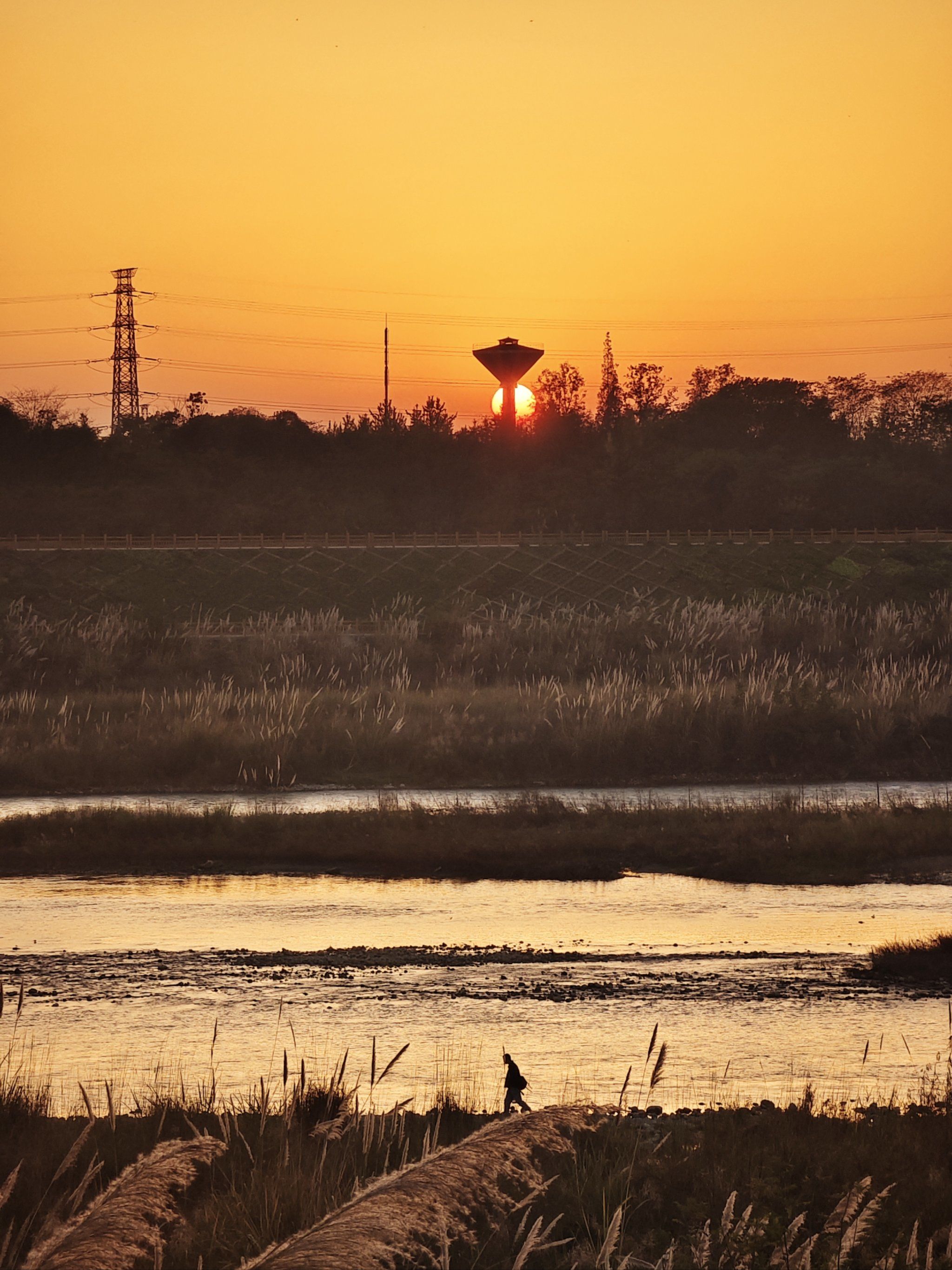 听我的,出太阳就往温江金马河跑!绝得很!