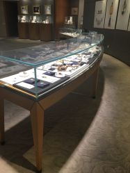 -北京七彩云南翡翠珠宝旗舰店(月坛店)