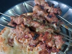 -烤肉小伙烤肉店