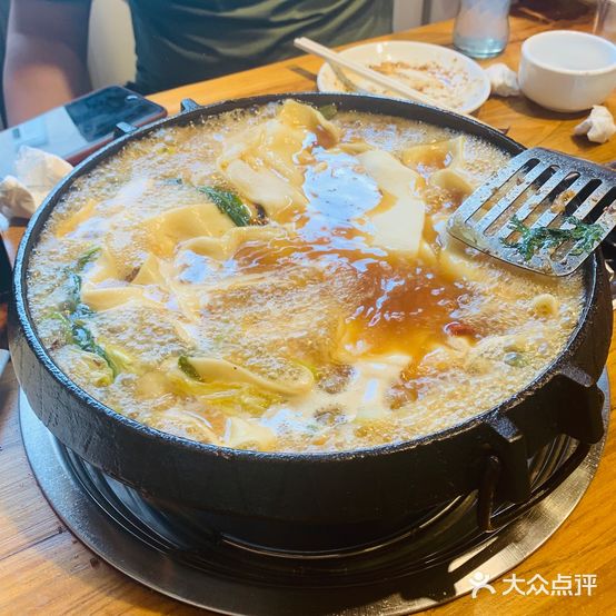 老闫记烤牛肉面片馆