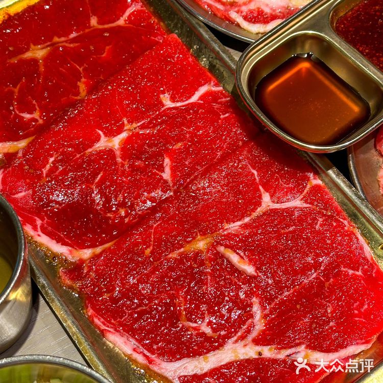 你绝对不会后悔的！快来老太太的泥炉烤肉店吧！