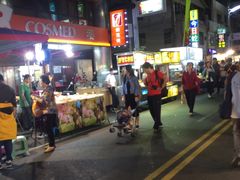 -六合夜市