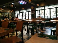靠窗位-东记甜品(佛山总店)
