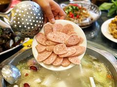 -周老三跷脚牛肉·全牛火锅(非遗传承店)