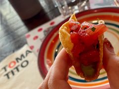 芝麻脆片配牛油果酱及西瓜莎莎-TOMATITO(无限极荟店)