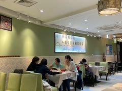 大堂-丽丽三鲜螺蛳粉(田林路店)