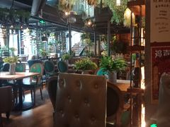 大堂-临界音乐酒馆·小龙虾·江湖菜(华熙LIVE·鱼洞店)