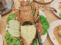 -J Daeng Seafood