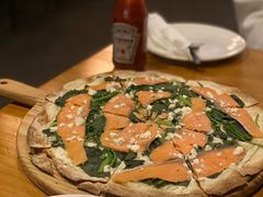 烟熏三文鱼菠菜飞达芝士烤饼-Secco德式餐吧(南秀村店)