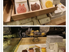 -LINE FRIENDS Garosu-gil Flagship Store