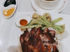 乳猪三宝饭-香港新发烧腊茶餐厅(水围店)