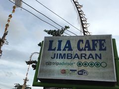 -Lia Cafe