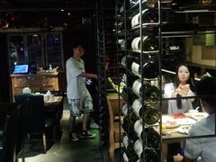 大堂-胡桃里音乐餐厅(陶溪川店)(川湘赣菜·世界百大酒庄直供红酒·音乐表演)