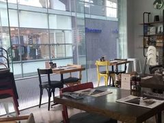 -ROAST coffee & eatery