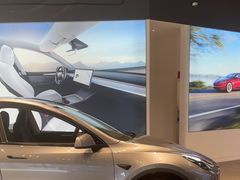 -TESLA 特斯拉(上海太古汇体验店)