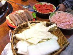 -四小区火锅·巷子里的重庆火锅(花照壁店)