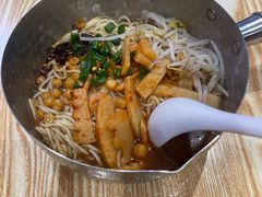 -魔都三兄弟酸辣粉·蘸卤炸串(虹桥万科店)
