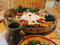 手抓饭-傣家寨花园主题餐厅