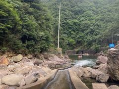 -安吉龙王山峡谷漂流