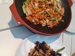 -阿瓦山寨·湘菜现炒·剁椒鱼头王(咸阳总店)