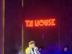 -TZ House音乐现场(来福士中心店)