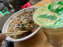 -覃肥叔桂林米粉(粮道街店)