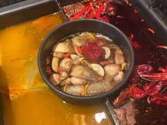 -老牌坊云南鱼豆花火锅(爱建店)