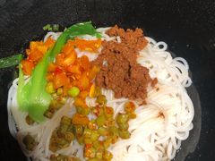 湖南米粉-凤凰湘语·湘粤和鸣(浦东旗舰店)