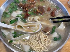 -八百里牛肉汤(盖饭·锅贴·万象城店)