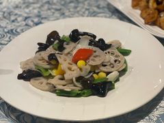 荷塘月色-巴扎美食·新疆菜·西域歌舞表演餐厅(新疆大厦店)
