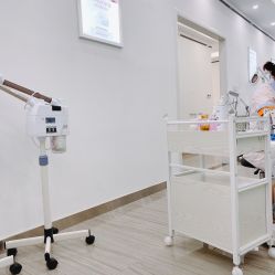 -蕾特恩专业祛痘·皮肤管理