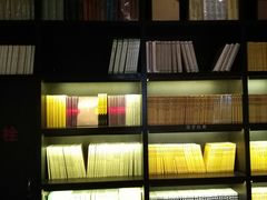 -钟书阁(松江泰晤士小镇店)