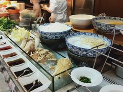 -飨食汇全日制餐厅·昆山皇冠假日酒店(九方店)