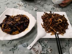 -黄山阿拉酒店(黄山风景区换乘中心店)