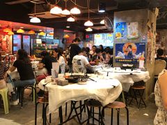 大堂-鲜入围煮花胶鸡海鲜火锅