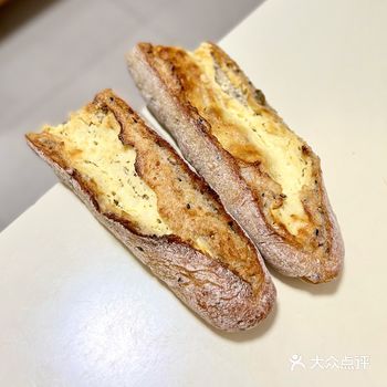 又是来进货的周三，四个面包两张券 拿几个没吃过的试试看