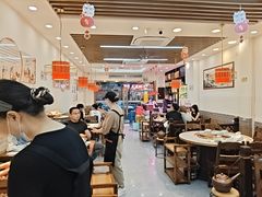 -地锅公社·现炒地锅鸡·地锅鱼·夜宵(罗锦路店)