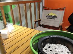 -山野的朋友露营炭火烤肉