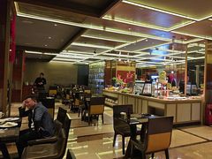 -大中华希尔顿酒店-念自助餐·嗨啤·小龙虾