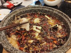 石锅沸腾鲈鱼-夜宴江景餐厅