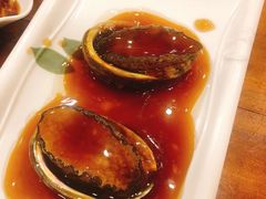 浇汁鲍鱼-老东镇啤酒屋海鲜加工·蒸汽海鲜·海鲜烧烤(台东店)