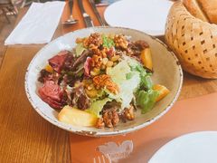 烤菠萝色拉-Golden Lily河内巴黎法越料理餐厅(建国西路店)