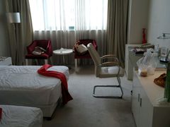 -杭州滨江宝龙城华美达酒店