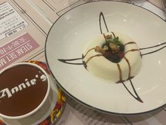 意式奶冻配浆果-安妮意大利餐厅(世贸天阶店)