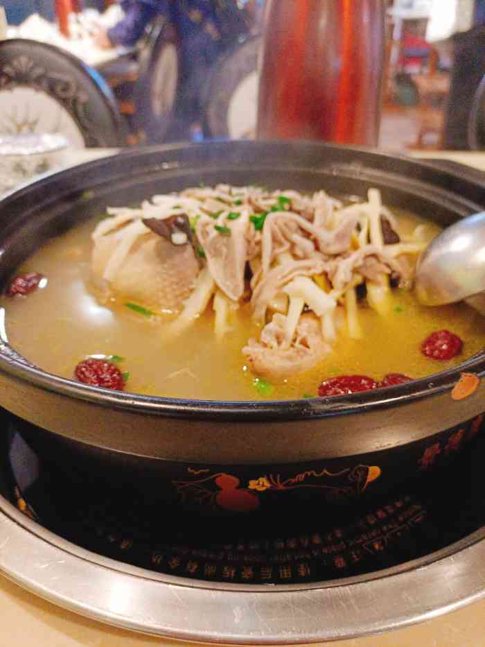 真来斯肚煲鸡馆(紫荆广场直营店)